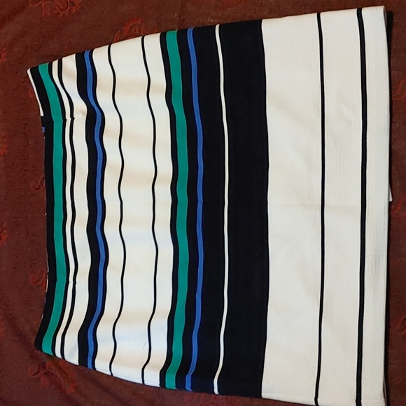 Contemporaine exclusivite Simons xl Skirt - Picture 1 of 2